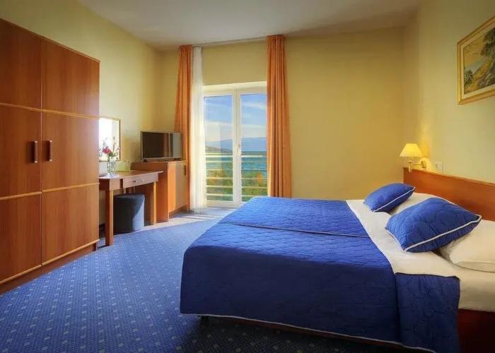 Hotel Dobrovit