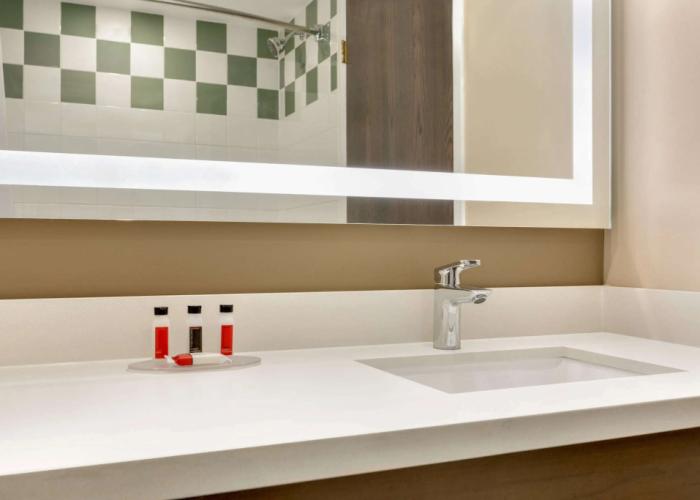 Super 8 by Wyndham Ajax/Toronto On
