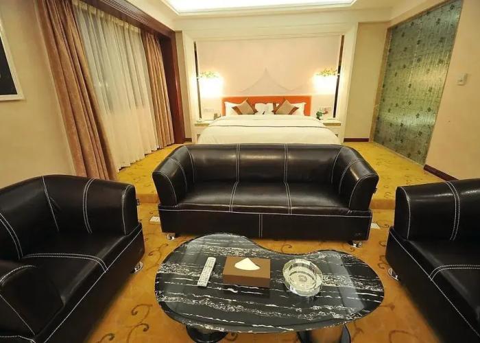 Longzhu Hotel