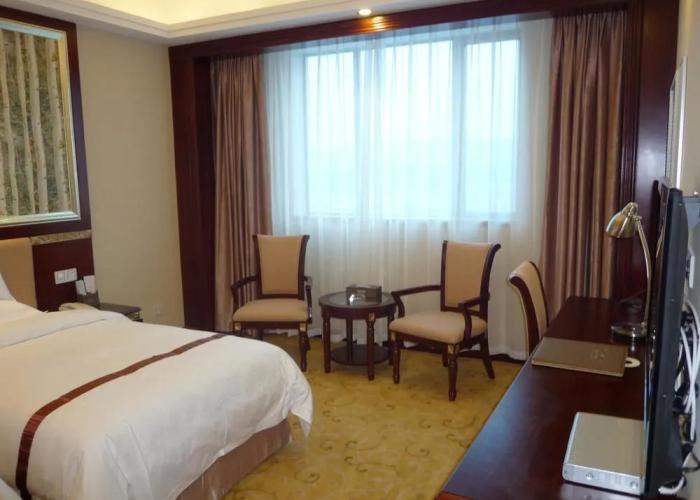 Longzhu Hotel