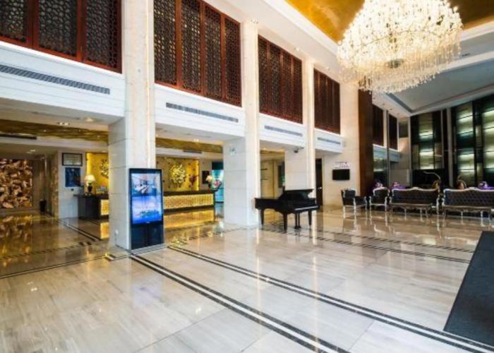 Hejiang Peninsula Hotel