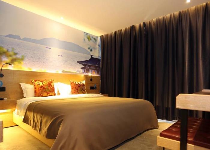 Yo Yo Pinke Hotel