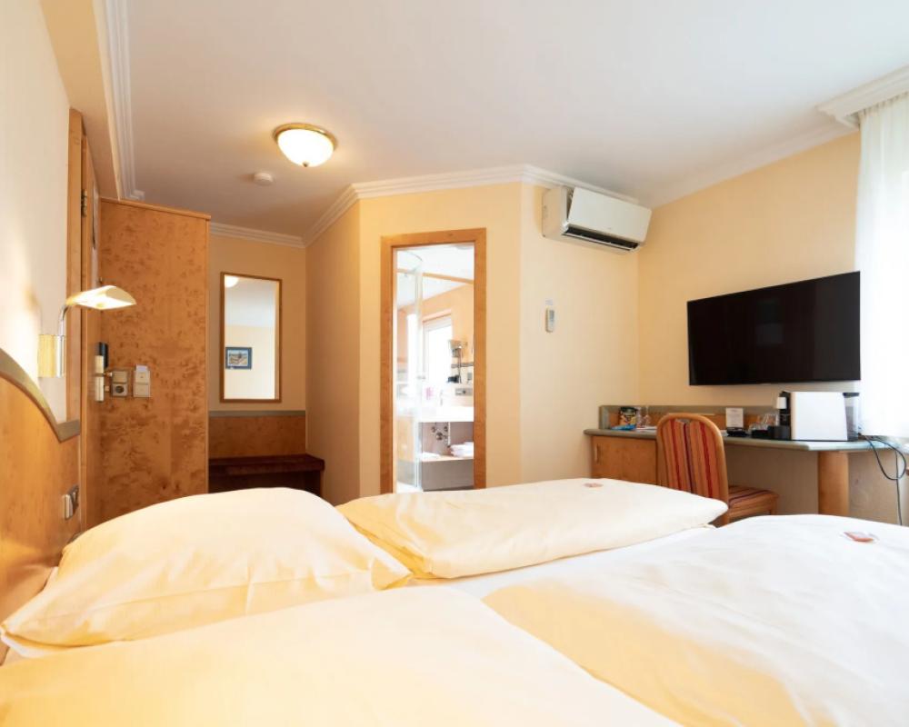 фото Hotel Adler