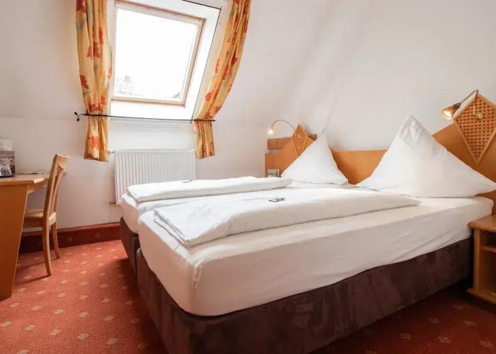 Landgasthof & Land-gut-Hotel Zur Rose
