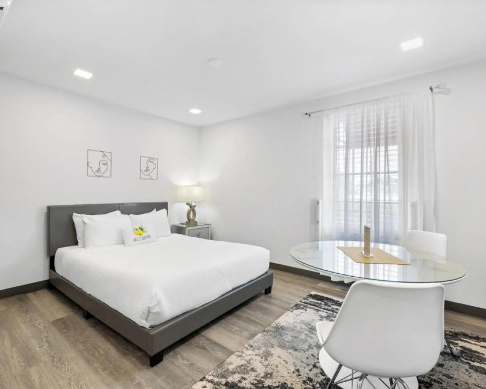 The Sunset Inn-South Miami