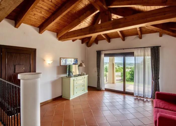 Graziose Ville con A.C e piscina comune