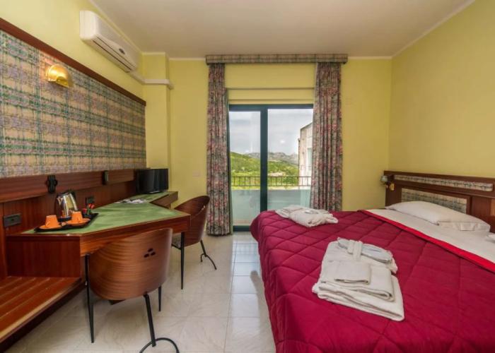 New Petit Hotel