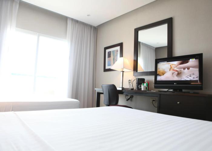 Everest Hotel