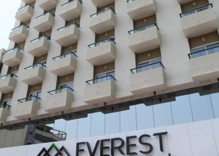 Everest Hotel