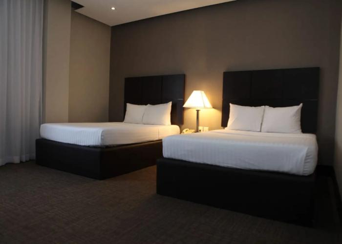 Everest Hotel