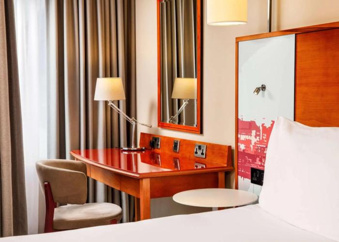 Holland House Hotel Cardiff By Sunday