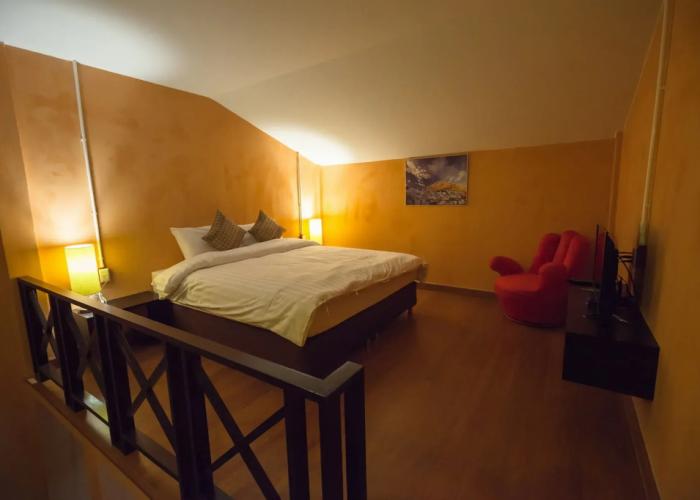 Retro Box Hotel