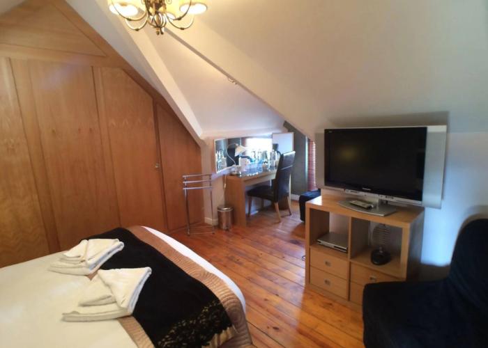 Tyrosa Rooms