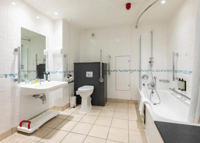 Holiday Inn Cardiff City Centre by IHG