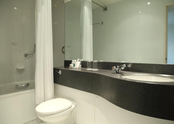 Holiday Inn Cardiff City Centre by IHG