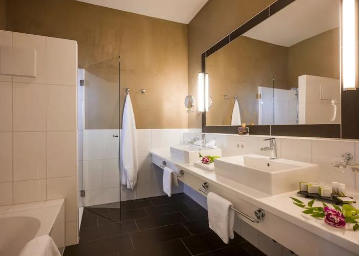 Wellness Schloss Panorama Royal