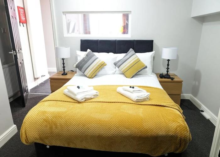 Coasters Hotel & Apartments