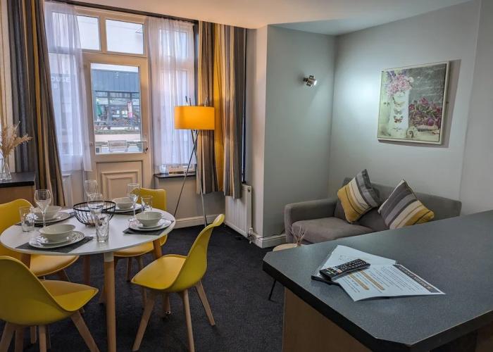 Coasters Hotel & Apartments