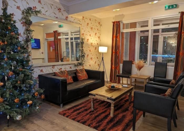 Coasters Hotel & Apartments