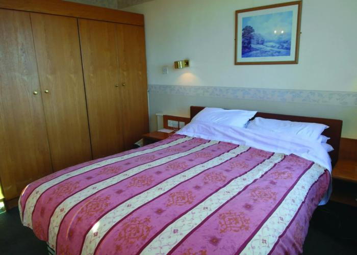County Hotel