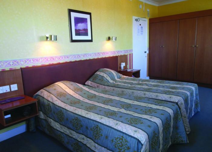 County Hotel