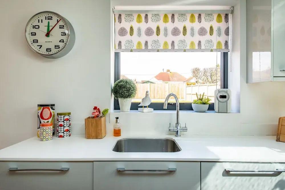 Beach Retreat With Parking Near the Sea