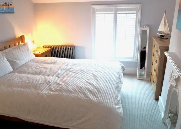 The Seaview Snug