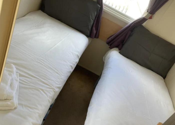 Remarkable 2-bed Holiday Home in Whitstable