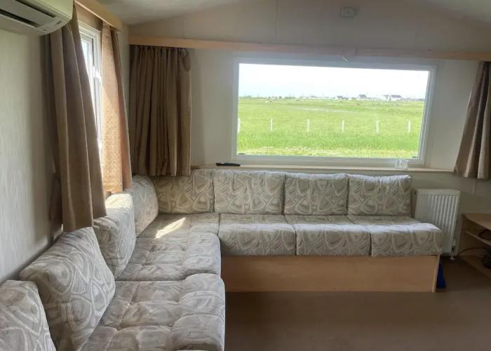 Remarkable 2-bed Holiday Home in Whitstable