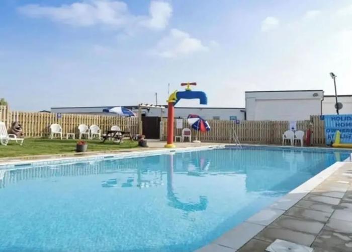 Remarkable 2-bed Holiday Home in Whitstable