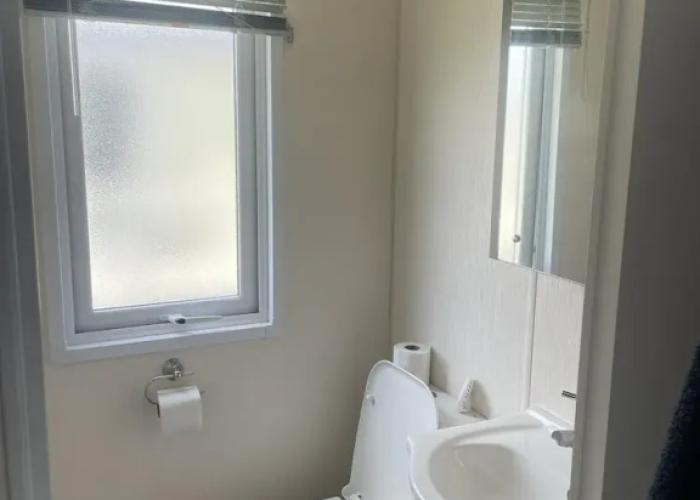 Remarkable 2-bed Holiday Home in Whitstable