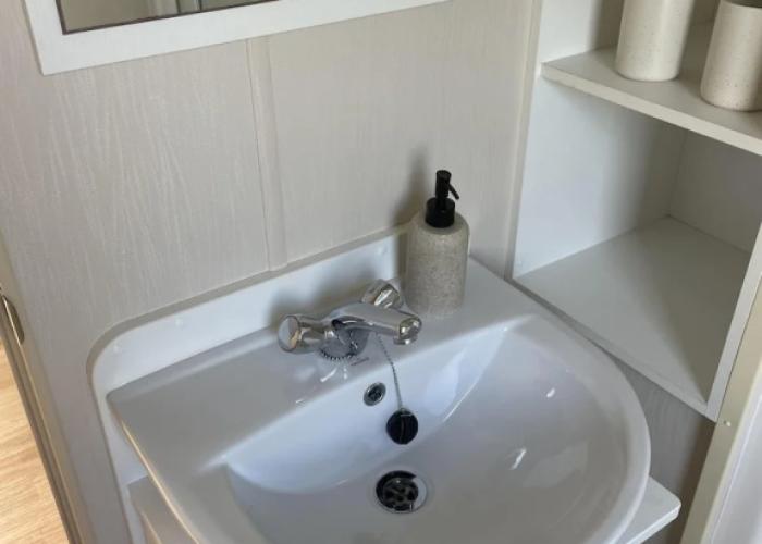 Remarkable 2-bed Holiday Home in Whitstable