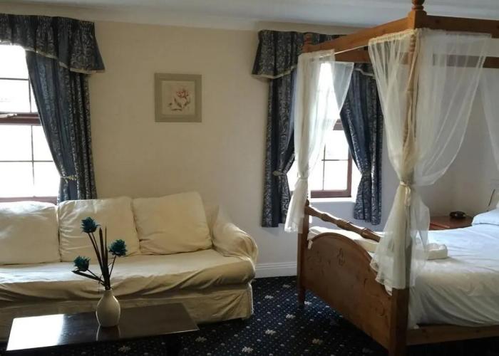 Shurland Hotel