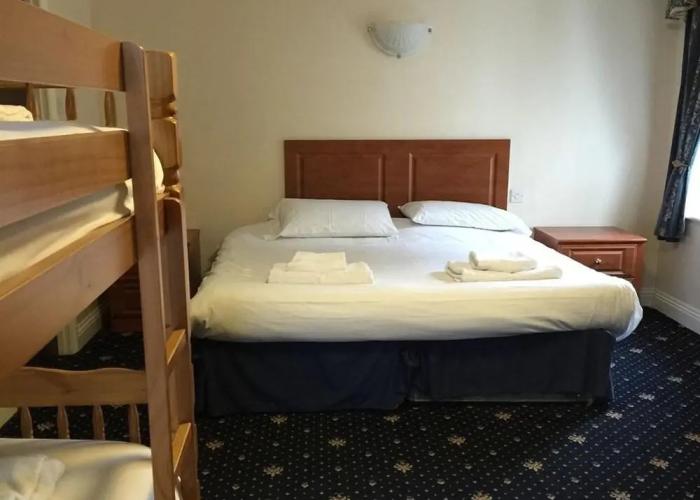 Shurland Hotel