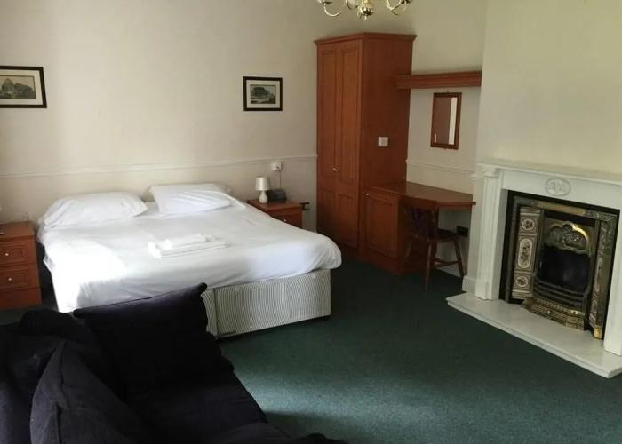 Shurland Hotel