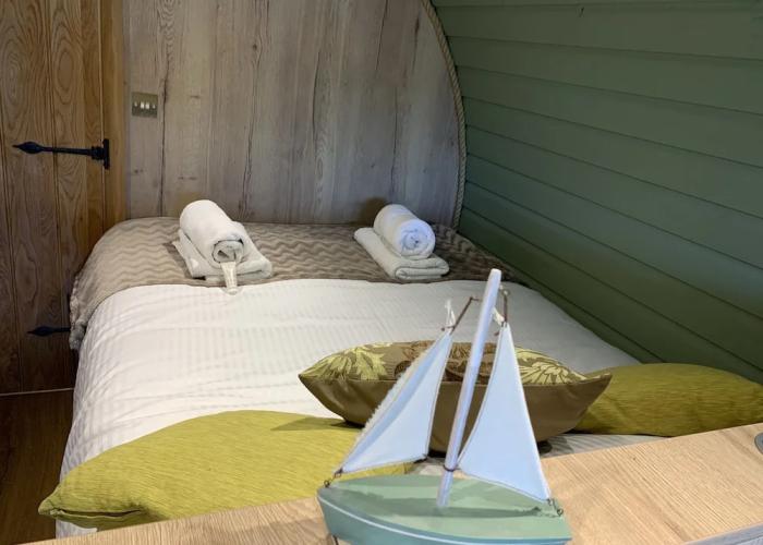 Cosy Escape Heated Luxury pod With hot tub