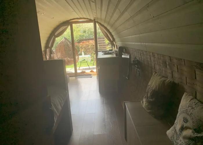 Cosy Escape Heated Luxury pod With hot tub
