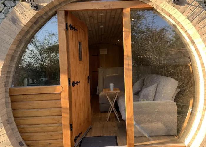 Cosy Escape Heated Luxury pod and hot tub