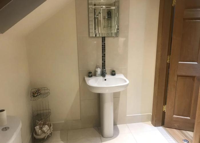 Dungannon 2 Bed Bungalow - Sleeps 5 - Pet Friendly