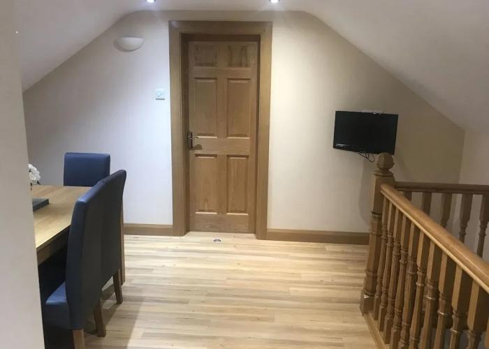 Dungannon 2 Bed Bungalow - Sleeps 5 - Pet Friendly