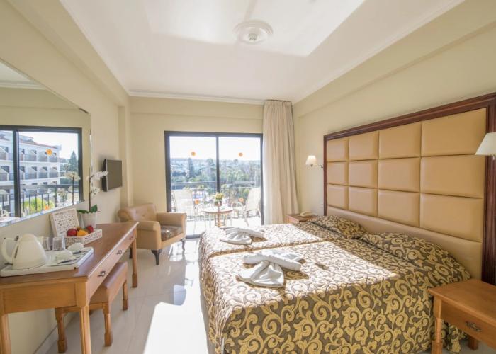 Tsokkos Gardens Hotel & Apartments