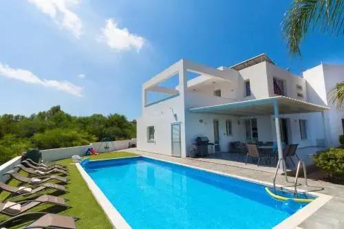 Akefalou Bay Villa