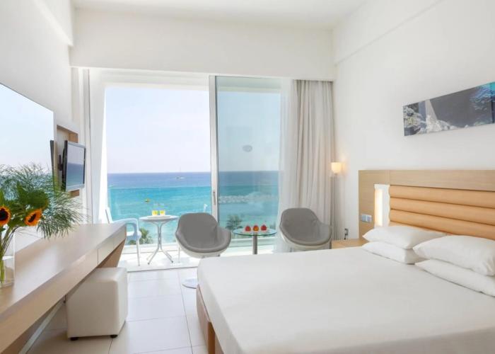 Vrissaki Beach Hotel