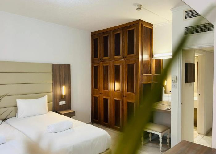Marlita Beach Hotel Apartments