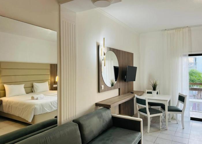 Marlita Beach Hotel Apartments