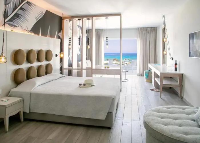 Vangelis Hotel & Suites