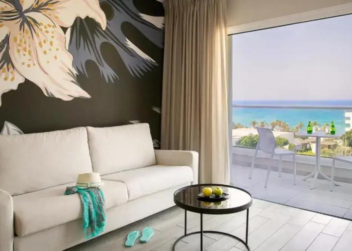 Vangelis Hotel & Suites
