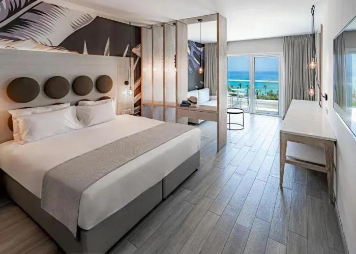 Vangelis Hotel & Suites