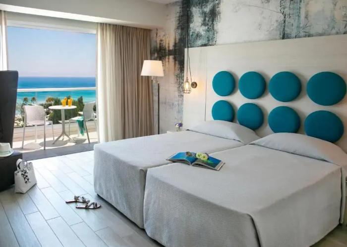 Vangelis Hotel & Suites