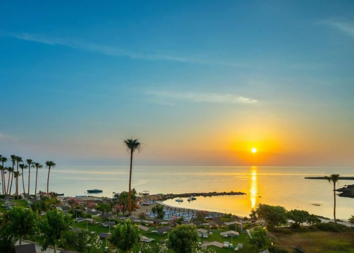 Cavo Maris Beach Hotel